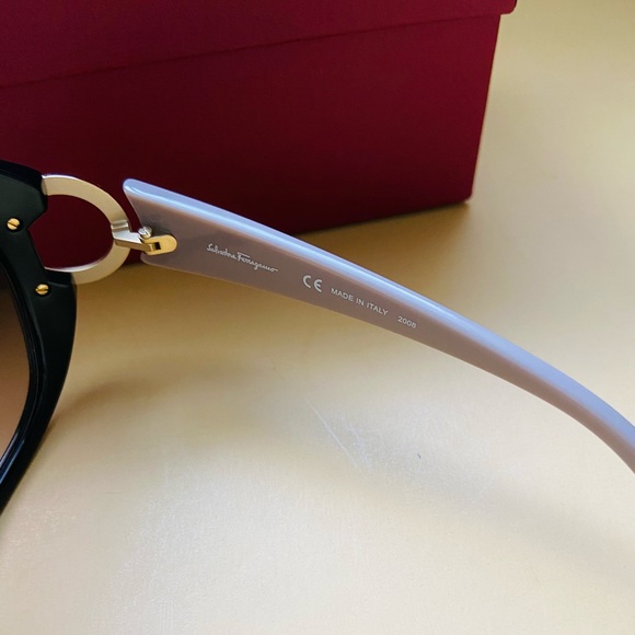 Salvatore Ferragamo Sunglasses Black NWT - Picture 4 of 6